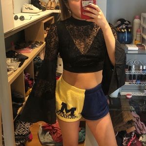 Black long sleeve crop top